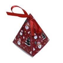 piros karácsonyi piramis ajándékdoboz vegyes mintákkal és 4 db Lindt csokigolyóval