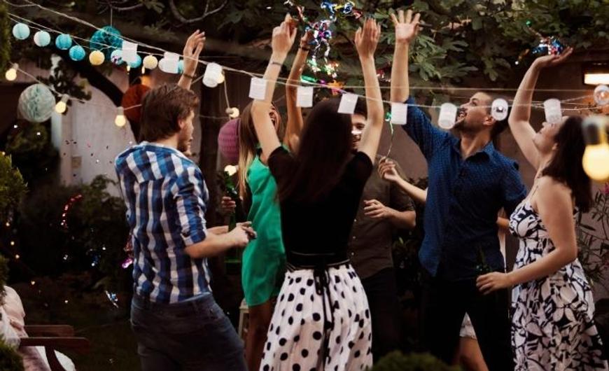 Kerti parti szervezés: tippek a tökéletes bulihoz!
